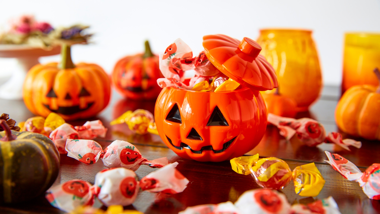 Halloween e caramelle: proteggere i denti senza rinunciare al divertimento
